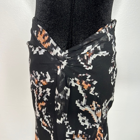 ‘Dries Van Noten’ 100% silk asymmetrical skirt - Picture 5 of 6